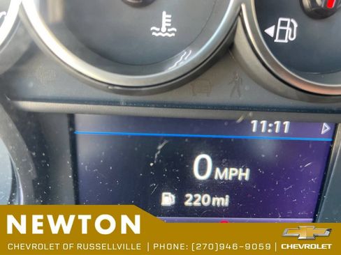 Used 2022 Chevrolet Silverado 1500 LT RWD image 6
