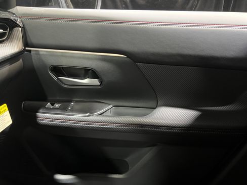 New 2026 Nissan Kicks SR image 16