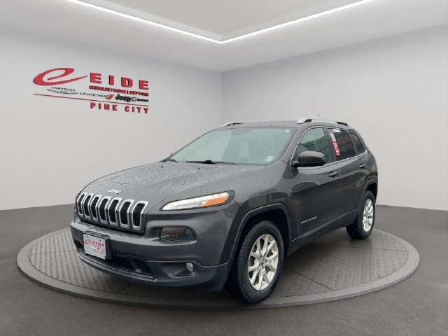 Used 2015 Jeep Cherokee Latitude w/ Cold Weather Group AWD/4WD image 1