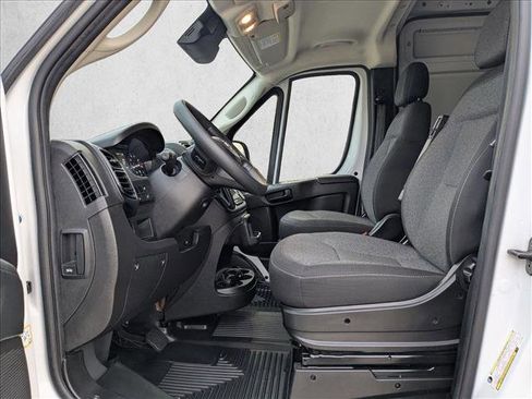 Used 2024 RAM ProMaster 2500 w/ Convenience Group image 17