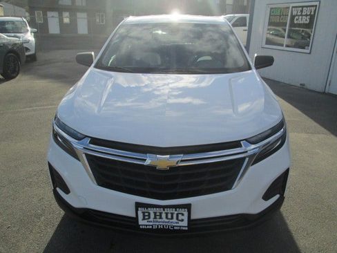 Used 2022 Chevrolet Equinox LS w/ LS Convenience Package image 2