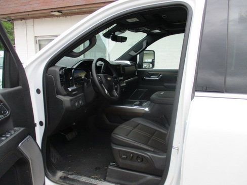 Used 2024 Chevrolet Silverado 3500 High Country w/ High Country Premium Package image 10