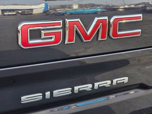 Used 2025 GMC Sierra 1500 SLT AWD/4WD image 17