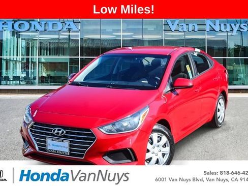 Used 2022 Hyundai Accent SE FWD image 1