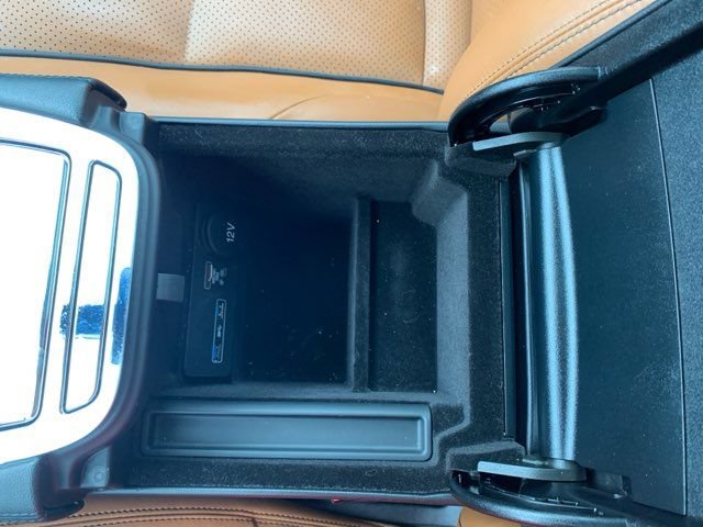 Used 2019 Jaguar XJ Supercharged RWD image 40