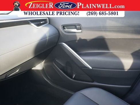 Used 2023 Toyota Corolla Cross XLE w/ Convenience Package image 28