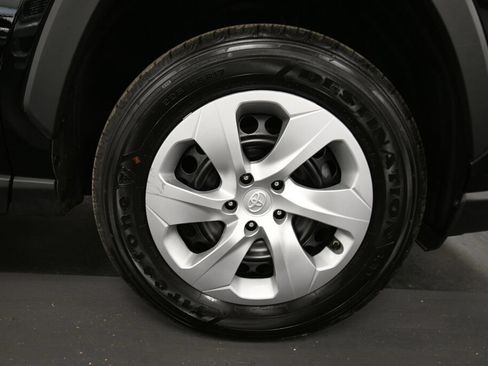 Certified 2025 Toyota RAV4 LE AWD/4WD image 28