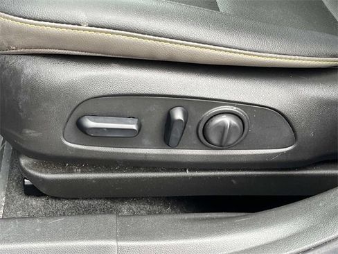 Used 2024 Chevrolet Trax ACTIV w/ Sunroof Package image 29