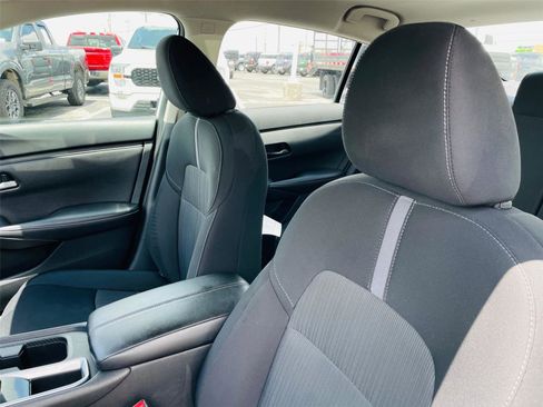 Used 2024 Nissan Sentra SV FWD image 10