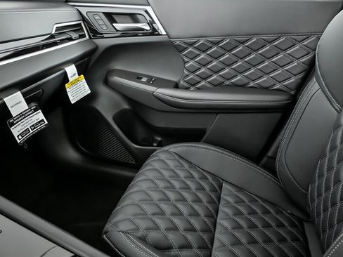 New 2025 Mitsubishi Outlander SEL image 25