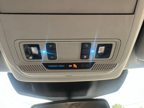Used 2022 Ford Explorer Limited w/ Equipment Group 301A AWD/4WD image 33