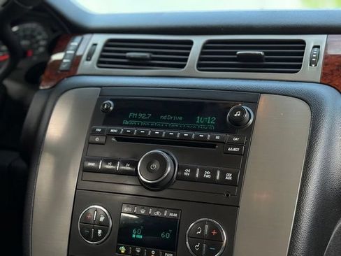 Used 2013 GMC Yukon XL SLE w/ Convenience Package AWD/4WD image 25