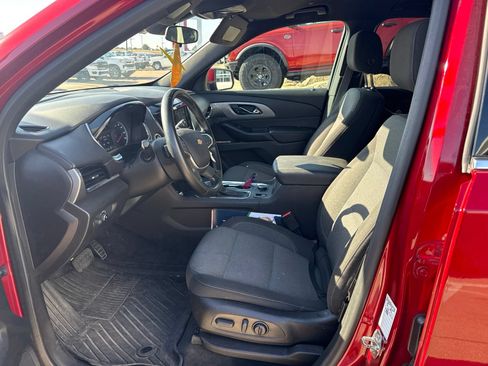 Used 2023 Chevrolet Traverse LT FWD image 11