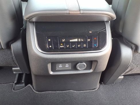 New 2025 Nissan Armada SL w/ Captain's Chari Seat Package image 15