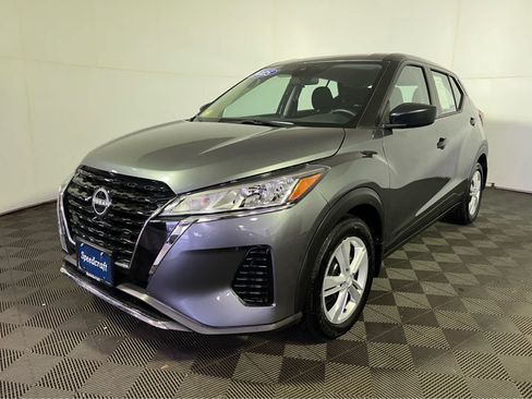 Certified 2025 Nissan Kicks Play S FWD image 3