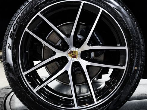 Certified 2025 Porsche Macan image 23