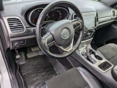 Used 2021 Jeep Grand Cherokee Laredo X image 10