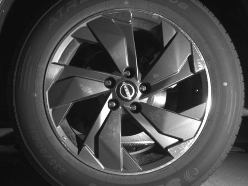 Used 2025 Nissan Rogue SV FWD image 16