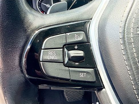 Used 2018 BMW 530e RWD image 38