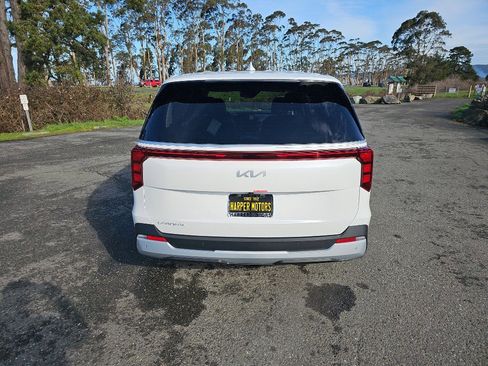 New 2026 Kia Carnival LXS image 4