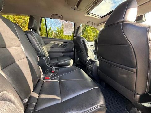 Used 2019 Honda Pilot Touring image 55