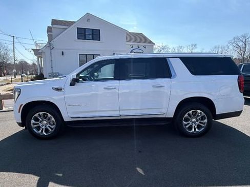 Certified 2025 GMC Yukon XL Denali AWD/4WD image 4
