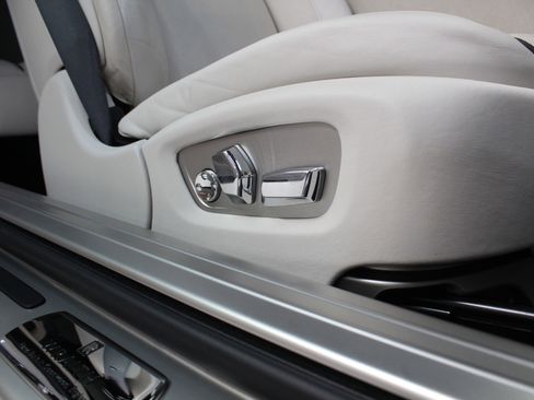 Used 2014 Rolls-Royce Wraith RWD image 68