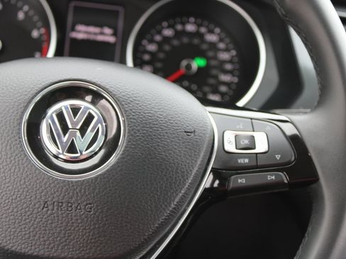 Certified 2020 Volkswagen Tiguan SE w/ Panoramic Sunroof Package image 13