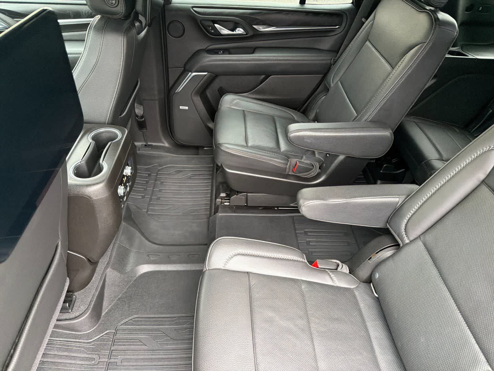Used 2021 GMC Yukon Denali w/ Denali Ultimate Package AWD/4WD image 4