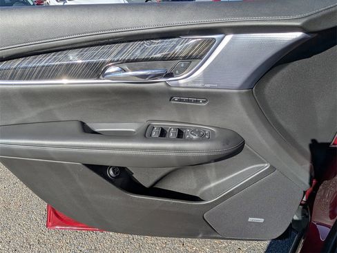 Used 2020 Cadillac XT6 Premium Luxury image 25