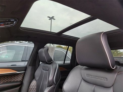 Certified 2023 Jeep Grand Cherokee Summit image 4