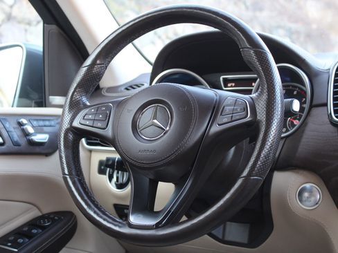 Used 2017 Mercedes-Benz GLS 450 4MATIC image 22