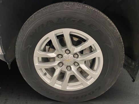 Used 2022 Chevrolet Silverado 1500 LT AWD/4WD image 28