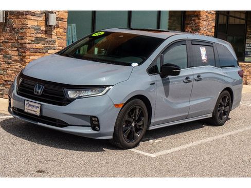 Used 2024 Honda Odyssey Sport image 7
