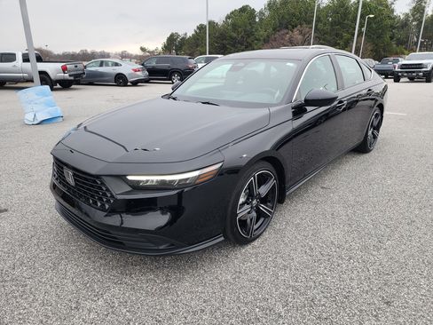 Used 2025 Honda Accord Sport image 8