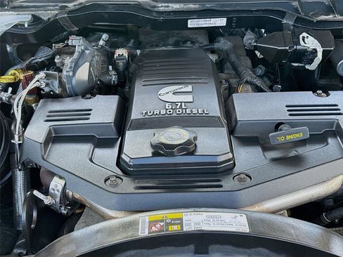 Used 2017 RAM 3500 SLT image 29