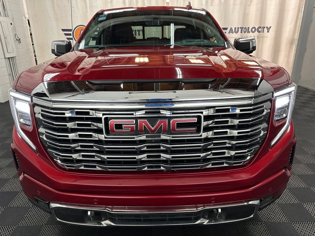 Used 2024 GMC Sierra 1500 Denali w/ Denali Reserve Package AWD/4WD image 3