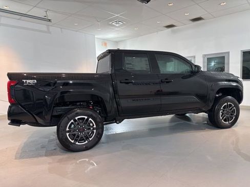 New 2025 Toyota Tacoma TRD Sport image 9