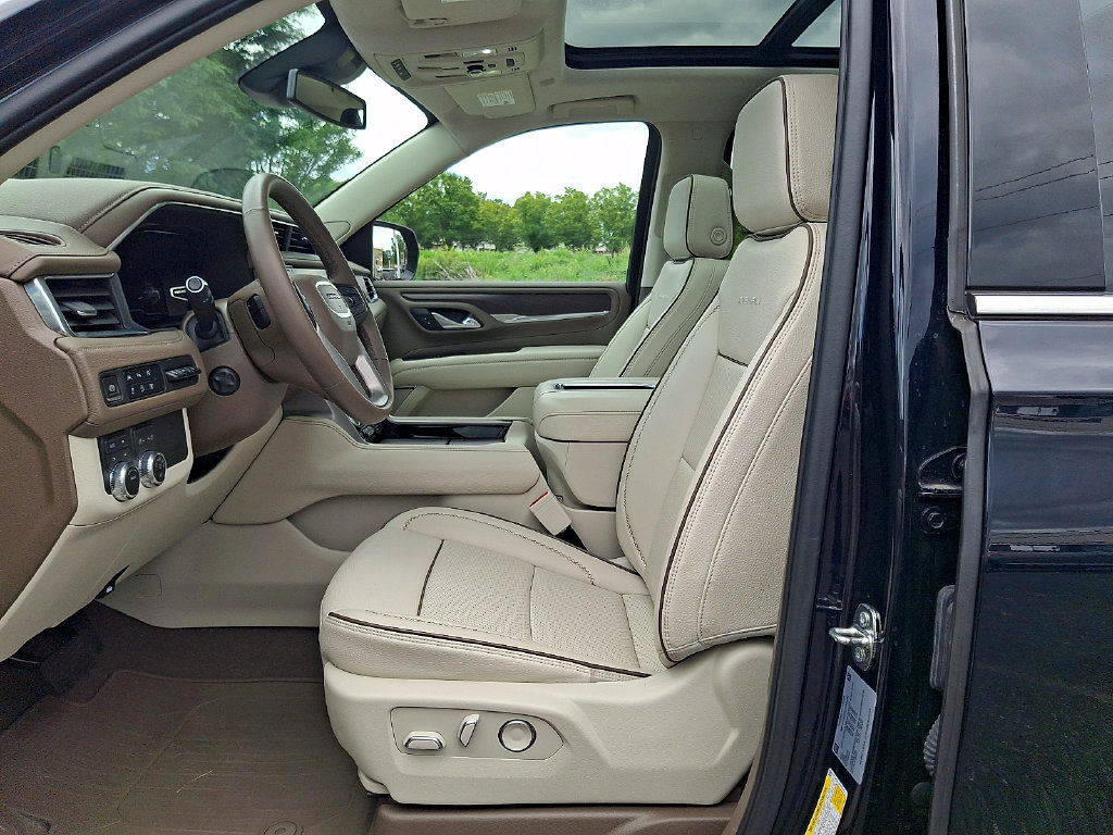 Used 2023 GMC Yukon Denali AWD/4WD image 17