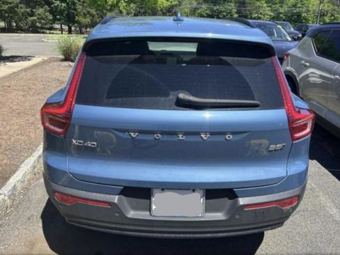 Used 2024 Volvo XC40 B5 Plus w/ Climate Package AWD/4WD image 11