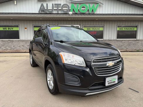 Used 2016 Chevrolet Trax LT w/ LT Convenience Package AWD/4WD image 12
