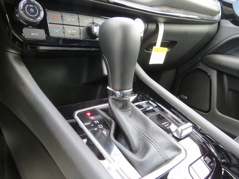 New 2025 Jeep Compass Limited w/ Sun & Sound Group image 29