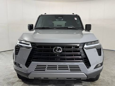 Used 2024 Lexus GX 550 AWD/4WD image 11