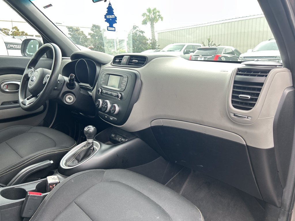 Used 2016 Kia Soul + FWD image 14