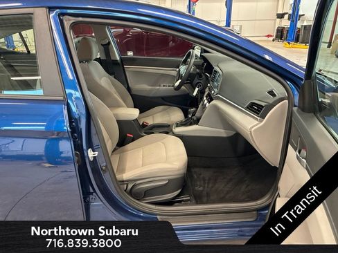 Used 2019 Hyundai Elantra SE FWD image 16