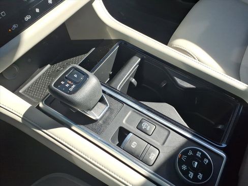 Certified 2023 Nissan Pathfinder SL image 27