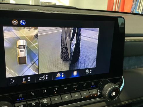 Used 2026 Chevrolet Colorado ZR2 w/ Technology Package image 37