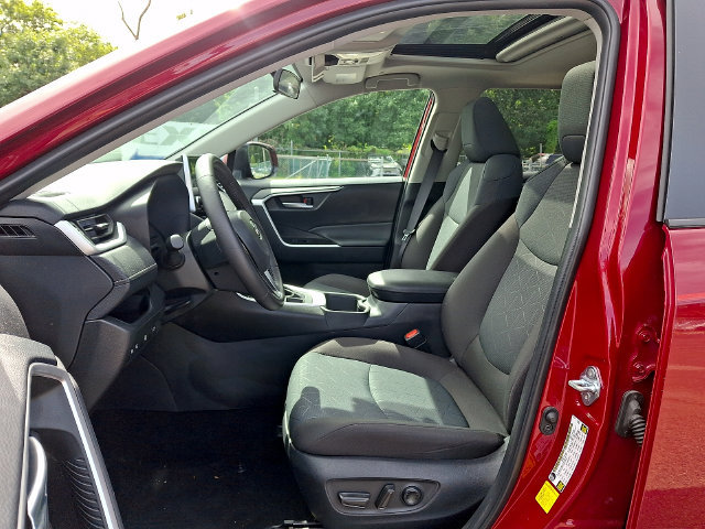 Certified 2025 Toyota RAV4 XLE w/ Convenience Package AWD/4WD image 9