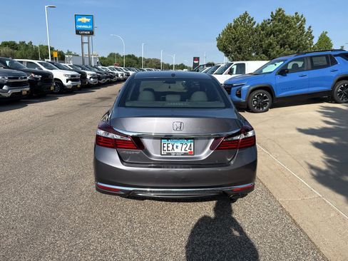 Used 2016 Honda Accord EX-L image 6
