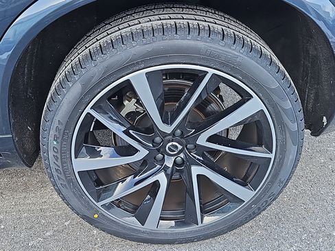 Used 2024 Volvo XC90 B6 Plus image 29